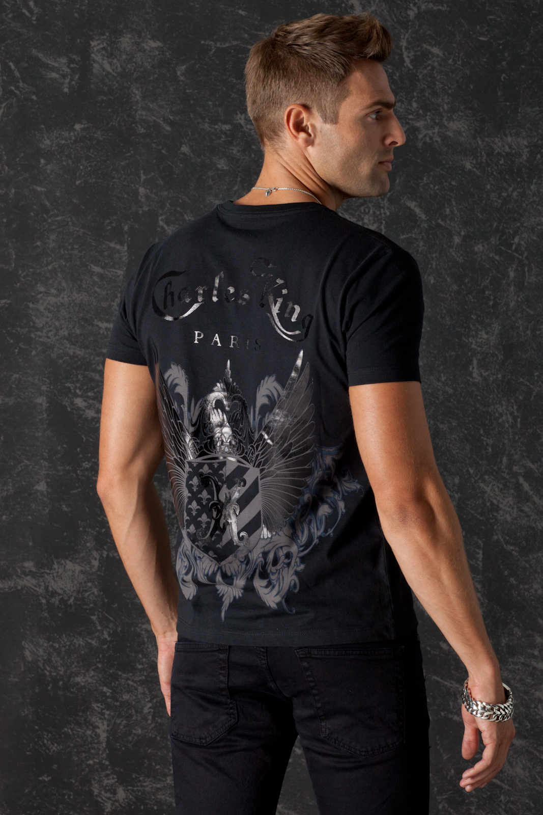 T-Shirt Golden Lys Black, back view